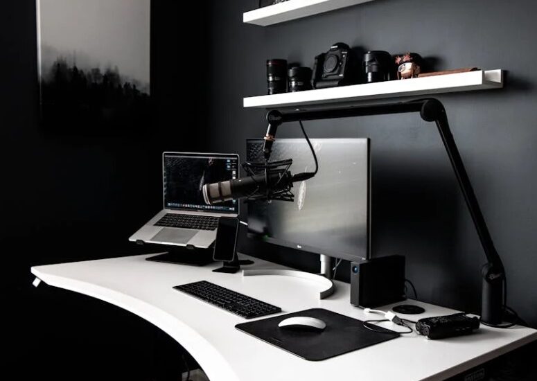 How a Computer Microphone Can Improve a Team Communication in Games